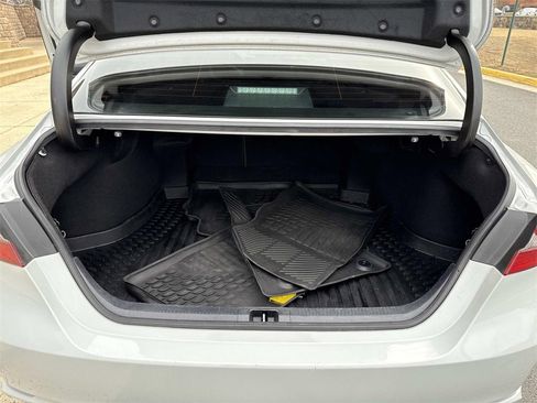 Used 2022 Toyota Camry SE w/ Cold Weather Package image 14