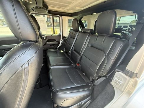 Used 2022 Jeep Wrangler Unlimited Sahara w/ Cold Weather Group AWD/4WD image 22