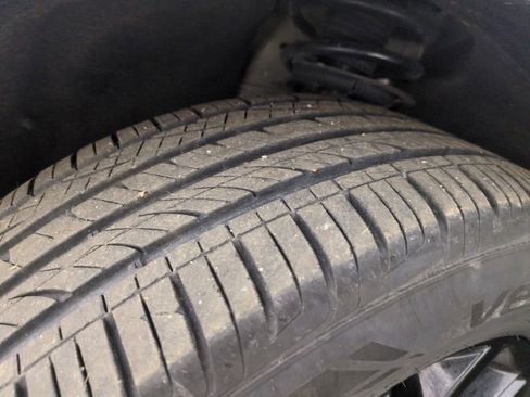 Used 2023 Ford Edge SE w/ Black Appearance Package image 28