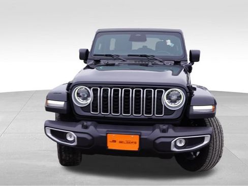 Certified 2025 Jeep Wrangler Unlimited Sahara w/ Safety Group image 12