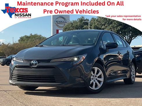 Used 2025 Toyota Corolla LE FWD image 1