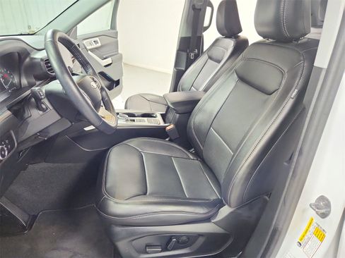 Used 2024 Ford Explorer Limited image 19