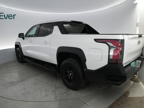 Used 2025 Chevrolet Silverado EV LT AWD/4WD image 3