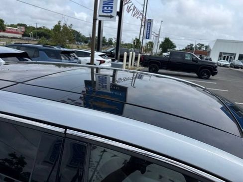 Used 2020 Ford Edge Titanium w/ Equipment Group 301A AWD/4WD image 4