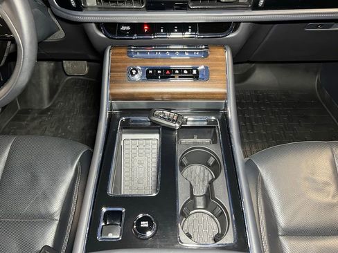 Used 2025 Lincoln Aviator Reserve w/ Illumination Package image 13