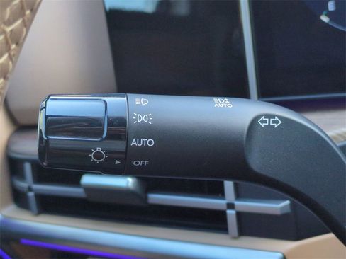 Used 2025 Hyundai Santa Fe Limited image 31