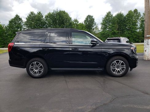 Used 2025 Ford Expedition Active AWD/4WD image 4