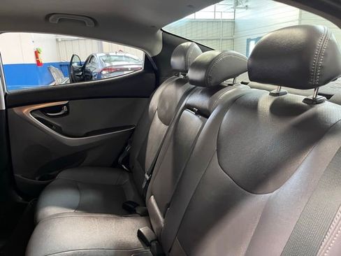 Used 2012 Hyundai Elantra GLS FWD image 18