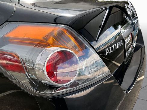 Used 2010 Nissan Altima 2.5 S w/ Convenience Plus Pkg FWD image 27