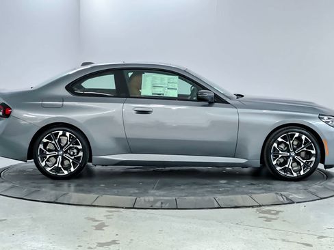 Used 2025 BMW 230i Coupe w/ Premium Package image 8