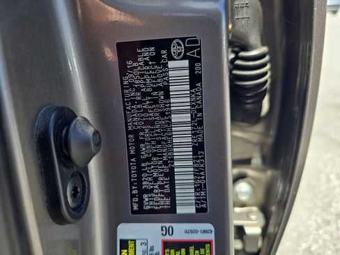 Used 2017 Toyota Corolla LE FWD image 29
