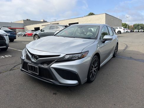 Used 2024 Toyota Camry SE w/ Cold Weather Package AWD/4WD image 3
