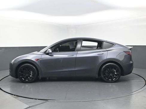 Used 2023 Tesla Model Y Long Range AWD/4WD image 5