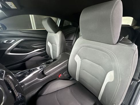 Used 2018 Chevrolet Camaro LT RWD image 14