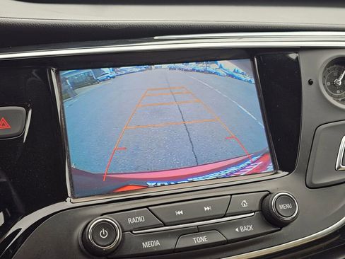 Used 2018 Buick Envision Essence image 8