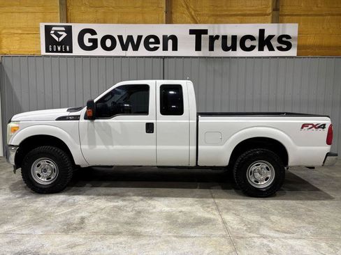 Used 2016 Ford F250 XL w/ Power Equipment Group AWD/4WD image 2