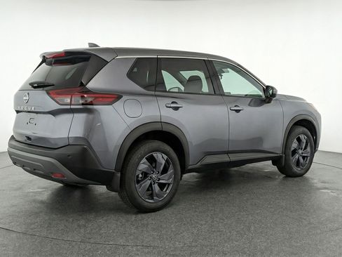 Used 2025 Nissan Rogue SV image 9