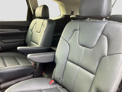 Used 2025 Kia Telluride EX w/ EX Captain's Chair Package image 26