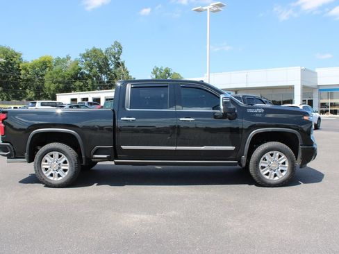 Used 2025 Chevrolet Silverado 2500 High Country AWD/4WD image 11