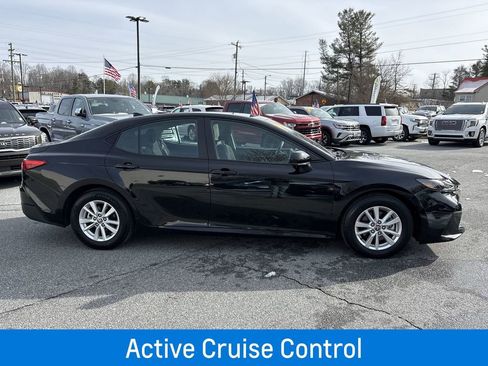 Used 2025 Toyota Camry LE image 10