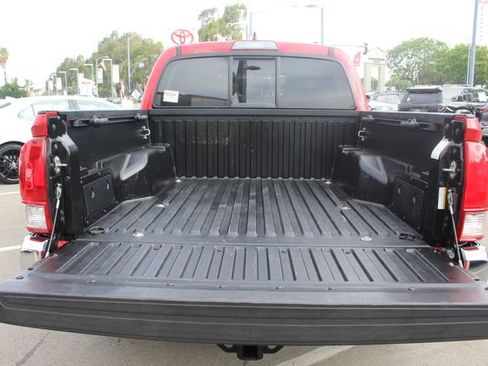 Used 2016 Toyota Tacoma SR5 w/ SR5 Appearance Package (SN) RWD image 20