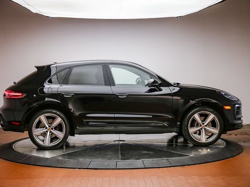 Certified 2023 Porsche Macan AWD/4WD image 8