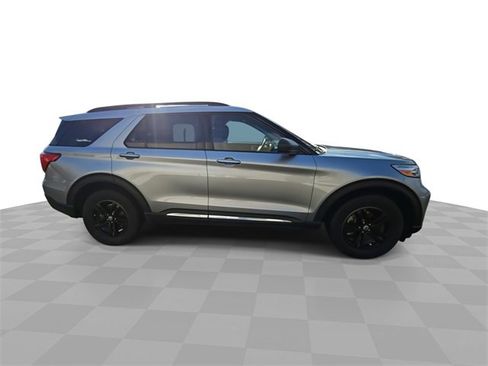 Used 2020 Ford Explorer XLT w/ Comfort Package image 9