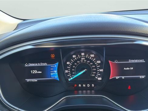 Used 2015 Ford Fusion SE FWD image 24