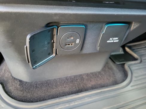 Used 2022 Ford F150 XLT w/ Equipment Group 302A High image 11