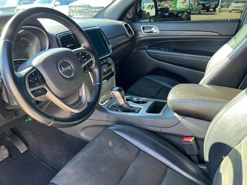 Used 2021 Jeep Grand Cherokee Laredo X image 15