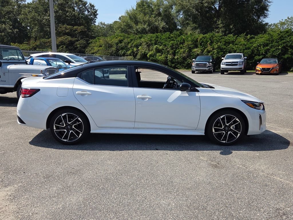 Certified 2025 Nissan Sentra SR FWD image 11