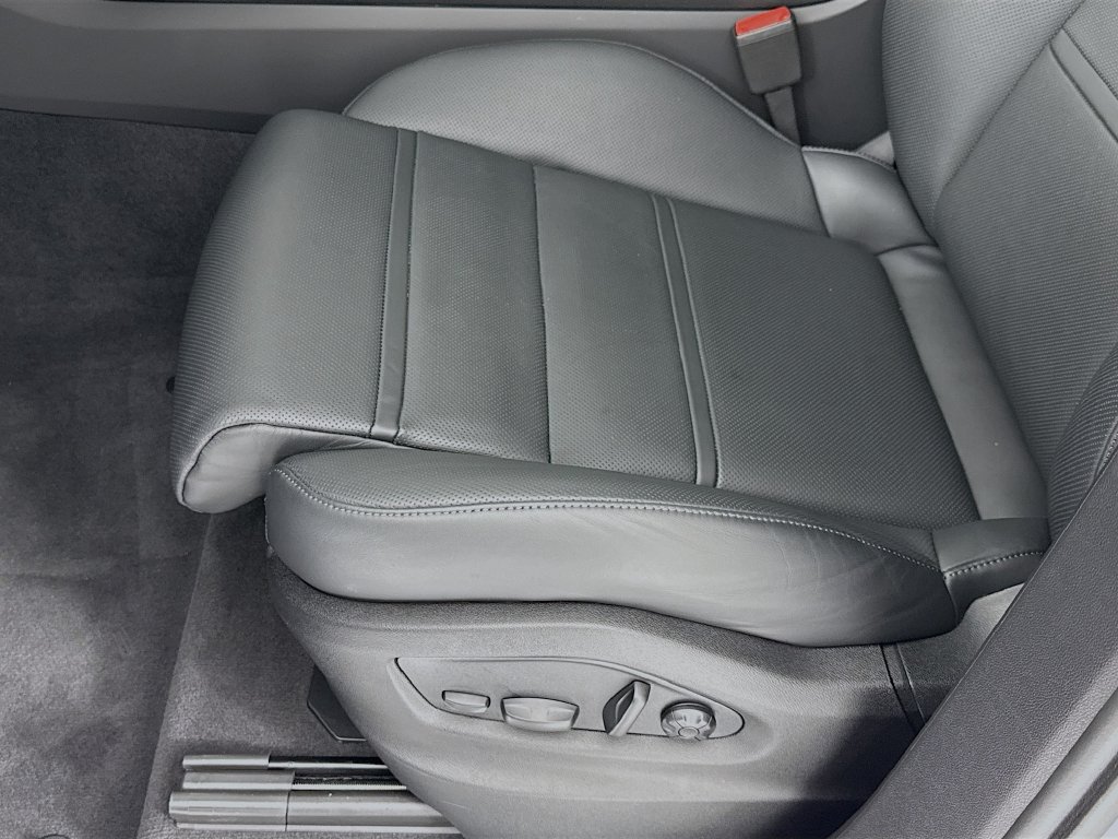 Certified 2026 Porsche Cayenne Coupe AWD/4WD image 13