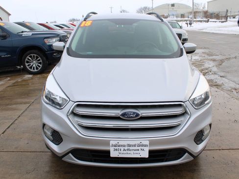 Used 2018 Ford Escape SE w/ SE Sync 3 Package image 2