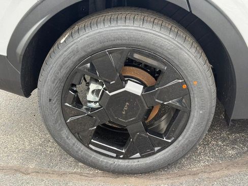 New 2026 Kia Sportage X-Line w/ X-Line Premium Package image 4