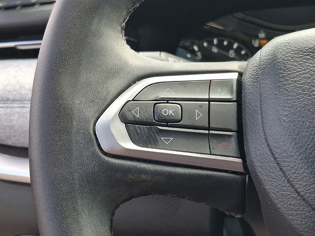 Certified 2023 Jeep Compass Latitude w/ Sun and Sound Group AWD/4WD image 21