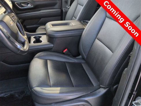 Used 2022 Chevrolet Suburban LT w/ Luxury Package image 16