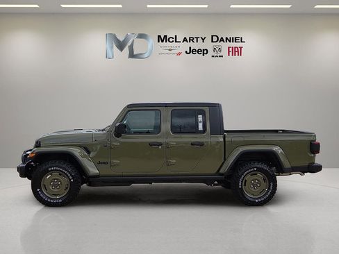 New 2026 Jeep Gladiator Willys AWD/4WD image 3