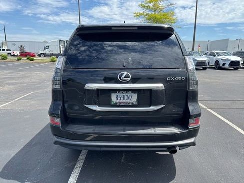 Used 2023 Lexus GX 460 Premium w/ Accessory Package AWD/4WD image 4