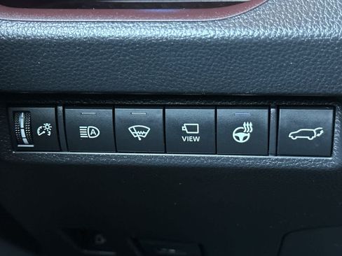 Used 2020 Toyota RAV4 Limited AWD/4WD image 31