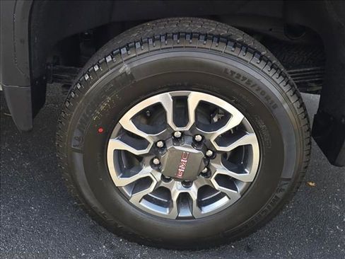 New 2026 GMC Sierra 2500 SLT w/ SLT Premium Package image 8