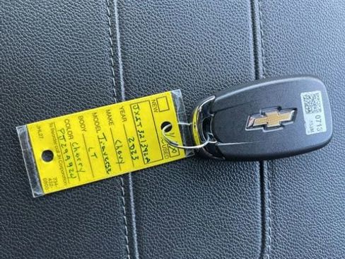 Used 2023 Chevrolet Traverse LT w/ LPO, Floor Liner Package AWD/4WD image 10