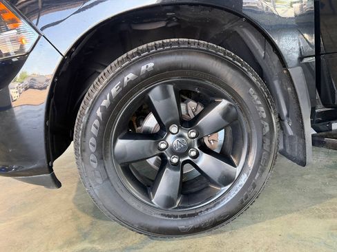 Used 2019 RAM 1500 Express w/ Wheel & Sound Group AWD/4WD image 27