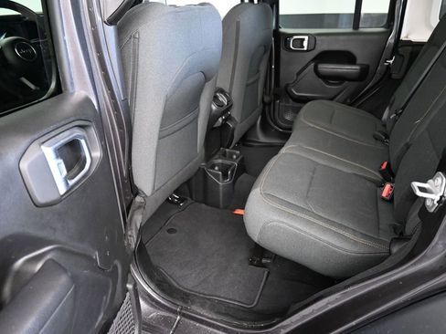 Used 2025 Jeep Wrangler Unlimited Sport AWD/4WD image 17