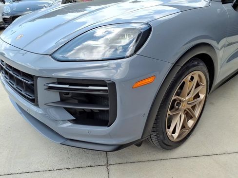 Certified 2024 Porsche Cayenne Turbo GT AWD/4WD image 11