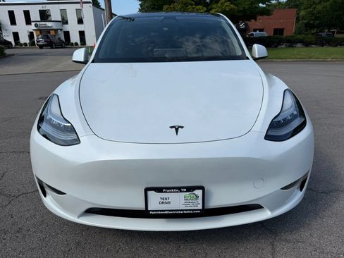 Used 2023 Tesla Model Y AWD image 10