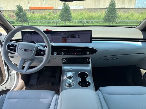 Certified 2026 Genesis GV70 2.5T Advanced AWD/4WD image 12