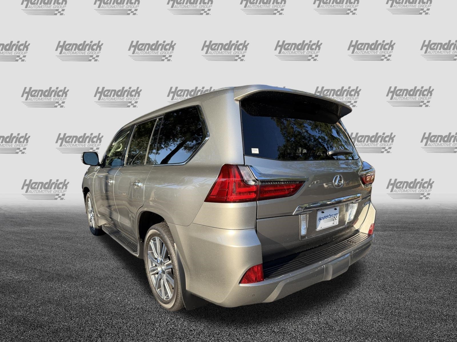 Used 2017 Lexus LX 570 4WD w/ Luxury Package image 7