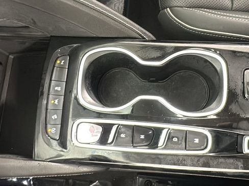 Used 2022 Buick Envision Essence w/ Safety Package image 30