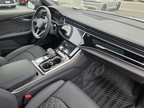 New 2025 Audi SQ8 Prestige image 19