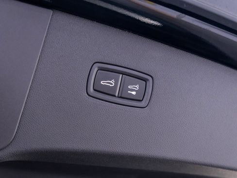 New 2026 Porsche Cayenne Coupe AWD/4WD image 32
